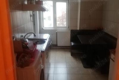 Apartament cu 5 camere decomandat în Dâmbovița - 2
