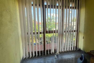 Casă cu 10 camere cu Teren 181 Mp în Rovine - 2