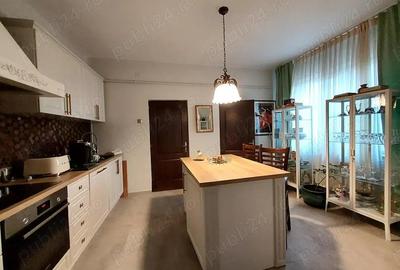 Casa de vanzare 200 mp utili, teren 2.160 mp Simeria, Str. G. Co?buc - 3