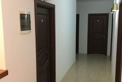 Casă cu 4 camere în Central - 3