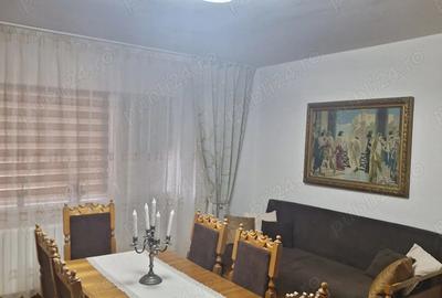 Apartament cu 3 camere decomandat în Central - 1