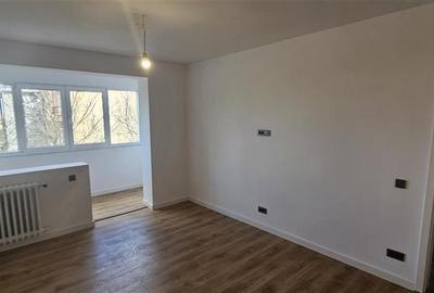 Apartament cu 2 camere decomandat în Titan - 7