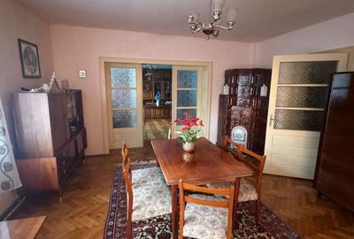 Casă cu 3 camere cu Teren 4000 Mp în Central - 6