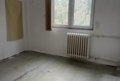 Apartament cu 3 camere decomandat în Giurgiului - 3