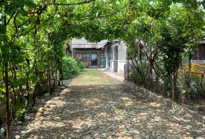 Casă cu 4 camere în Doicești - 8