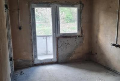 Apartament cu 4 camere semidecomandat în Central - 3