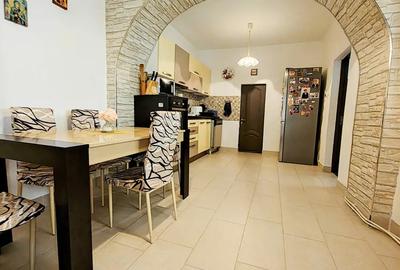 Casa de vanzare in Hunedoara, zona Chizid, 4 camere, 2 bai, renovata. 125000 - 1