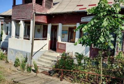 Casă cu 5 camere în Central - 2