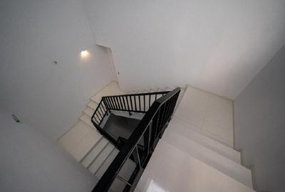 Cladire de birouri - arhitectura exceptionala! - 14