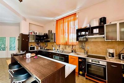 Vila Impunatoare cu Piscina pentru Familie sau Investitie Turistica - 11