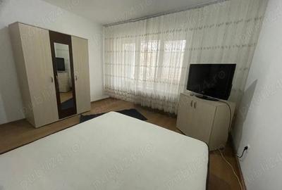 Apartament cu 3 camere decomandat în 1 Mai - 10