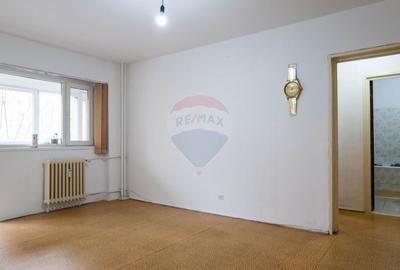 Apartament cu 3 camere semidecomandat în Pantelimon