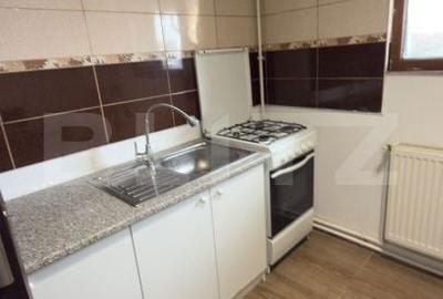 Apartament cu 3 camere semidecomandat în Craiovița Nouă - 4