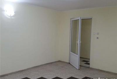 Spațiu comercial, de 62 mp, în Central - 3