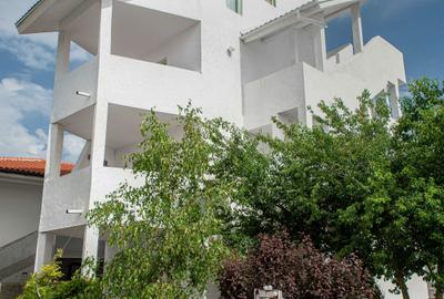 Casă cu 4 camere în Central - 3