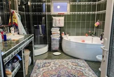 Casă cu 7 camere cu Teren 600 Mp în Chețani - 16
