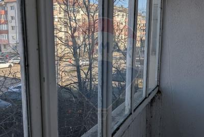 Apartament cu 3 camere decomandat în Periferie - 3