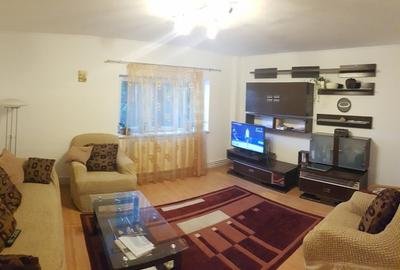 Apartament cu 3 camere decomandat, mobilat în Doamna Ghica