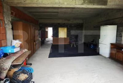 Casă cu 5 camere cu Teren 1900 Mp în Dâmbovița