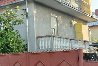 Casă cu 4 camere cu Teren 180 Mp în Central - 4