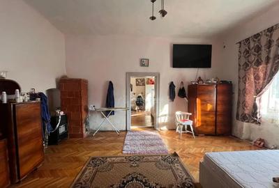 Casă cu 5 camere cu Teren 6500 Mp în Sacu - 8