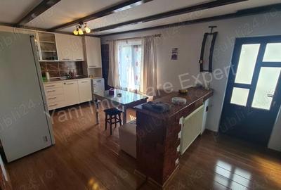 Casă cu 6 camere cu Teren 342 Mp în Central - 15