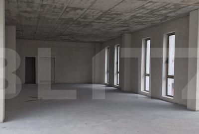 Spațiu comercial, de 150 mp, în Central - 3