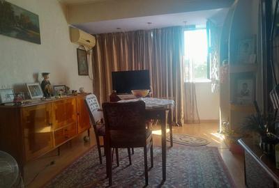 Apartament cu 3 camere semidecomandat în Viziru 1 - 3