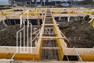 Casă cu 4 camere cu Teren 465 Mp în Livezeni