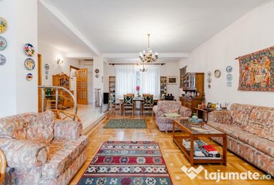Casă cu 5 camere cu Teren 2649 Mp în Ciofliceni - 1
