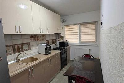 Apartament cu 2 camere decomandat în Tractorul - 2