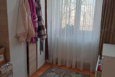 Apartament cu 3 camere semidecomandat în Central - 2