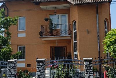 Casă cu 5 camere cu Teren 958 Mp în Central - 6