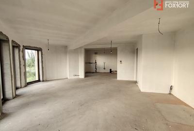 Casă individuală cu 5 camere cu Teren 747 Mp în Sânandrei