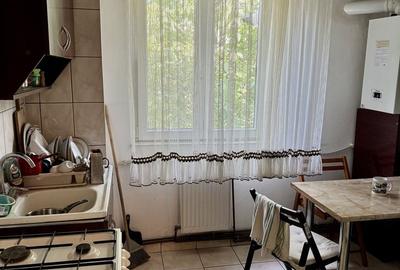 Apartament cu 4 camere decomandat în Valea Rosie