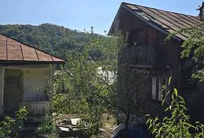 Casă cu 5 camere în Aluniș