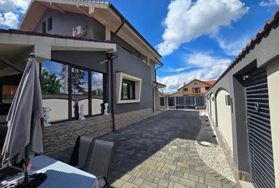 Casă cu Teren 450 Mp în Central - 2
