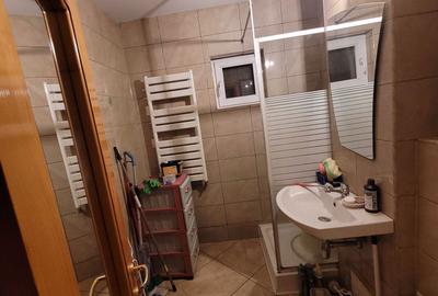 Apartament cu 2 camere decomandat în Micro 20 - 3