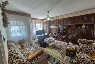 Apartament cu 3 camere decomandat în Sud - 2