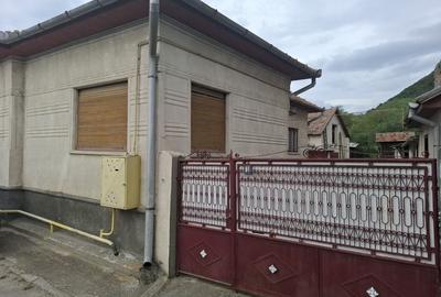 Casă cu 4 camere în Uroi - 5