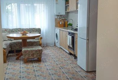 Vand apartament cu spa?iu comercial - 1