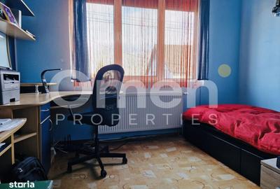 Casă cu 4 camere în Băița - 4