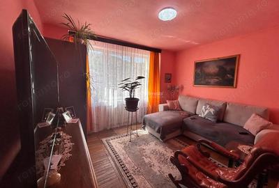 Apartament cu 4 camere semidecomandat în Central - 1