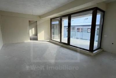 Apartament cu 3 camere semidecomandat, mobilat în Borhanci