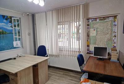 Spațiu comercial, de 30 mp, în Central - 9