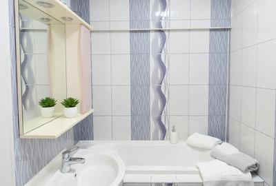 Apartament cu 3 camere decomandat în Trocadero - 2