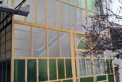 Casă cu 7 camere cu Teren 700 Mp în Central - 4