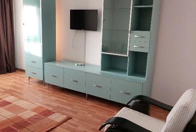 Apartament cu 2 camere decomandat în Casa de Cultură