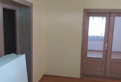Casă cu 5 camere cu Teren 1500 Mp în Apateu - 7