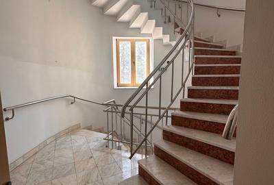 Spațiu comercial, de 1,741 mp, în Central - 7